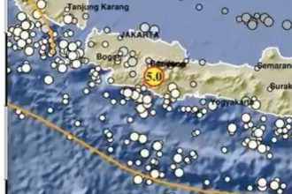 Selain itu, gempa berkekuatan M 5,0 juga dirasakan di wilayah Garut, Jawa Barat, dengan pusat gempa berada di darat pada kedalaman 10 kilometer.