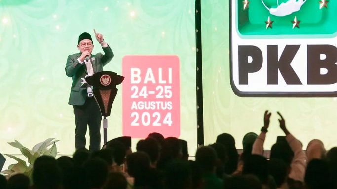 "Pengurus DPP PKB sudah terdaftar di Menkumham dan memang kalau ada perubahan itu biasa. Yang jelas, visi PKB untuk merekrut anak muda hari ini dibuktikan dan akan terus dijalankan," kata Jazilul.