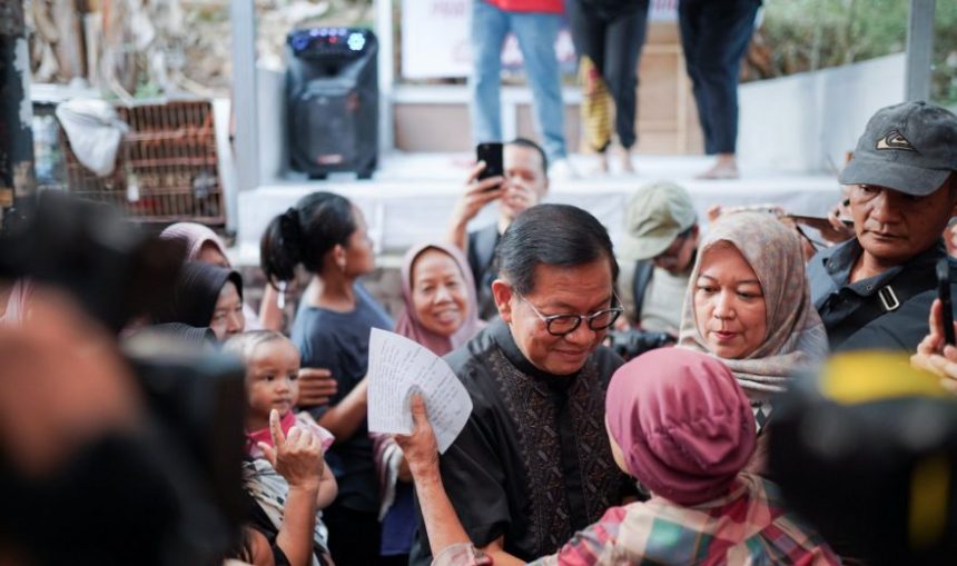 "Saya merasa paling utama adalah bagaimana setiap saya datang ke warga, terutama di grassroot, mereka itu memberikan dukungan dari mata-mata yang wajah dan sinar matanya yang benar-benar ingin memberikan dukungan dengan baik," tambahnya.