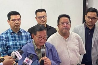 "Karena memang tanggung jawab Pemprov DKI, dia menjalankan apa yang diputuskan pemerintah pusat. Sesuai dengan kewenangan undang-undang, selama itu jadi kewenangan provinsi, maka provinsi yang kemudian memutuskan. Jadi, kewenangan itu, ada tahapan ada tingkatannya," jelasnya.