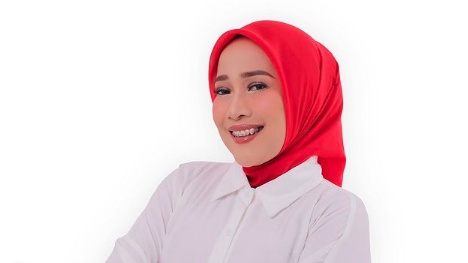 Nama Tia Rahmania menjadi perbincangan setelah dirinya mengkritik Wakil Ketua Komisi Pemberantasan Korupsi (KPK), Nurul Ghufron. Kritik tersebut disampaikan pada Forum Pemantapan Nilai-Nilai Kebangsaan untuk Anggota DPR RI Periode 2024-2029, yang disiarkan oleh YouTube Lemhannas pada 22 September 2024.