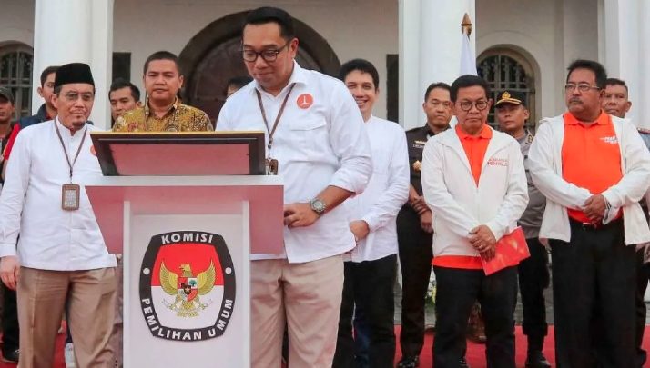 "Lansia itu sering kesepian, sementara jumlah anak sekolah banyak. Nanti kita bikin program anak Sekolah Sahabat Lansia, sebulan sekali, kelompok anak sekolah mendatangi lansia, bawa makan, ajak ngobrol," ungkap Ridwan Kamil, yang akrab disapa Kang Emil.