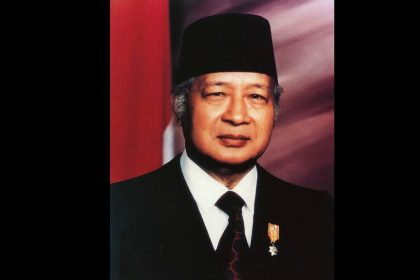 Latief juga mengungkapkan bahwa ia pernah melaporkan rencana kudeta kepada Soeharto, namun tidak mendapat respon. Soeharto bahkan terlihat acuh tak acuh saat Latief mencoba menyampaikan informasi penting tersebut. Hal ini menimbulkan spekulasi bahwa Soeharto mungkin meremehkan ancaman yang ada atau memang sudah memiliki informasi lebih lanjut tentang rencana PKI.