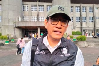 "Jadi silaturahmi dan semua orang bisa berkumpul untuk mengagas sesuatu pikiran, berdiskusi yang dalam konteks uu dan konstitusi ini sangat legal, dan tidak perlu pemberitahuan, karena ini di ruang tertutup, bukan unjuk rasa," jelasnya.