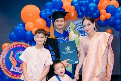 Dalam unggahan di akun Instagram resminya, Raffi Ahmad menyampaikan rasa terima kasih atas dukungan dan perhatian yang diberikan oleh para penggemarnya terkait pencapaian tersebut.