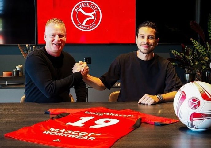 Thom Haye Gabung di Almere City FC