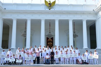 Presiden ungkapkan, pemerintah telah menyediakan bonus sebesar Rp6 miliar untuk peraih medali emas, Rp2,75 miliar untuk medali perak, dan Rp1,65 miliar bagi peraih medali perunggu.