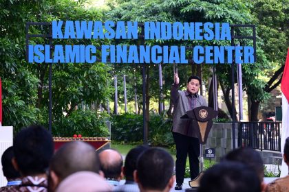 "Karena itu kita coba membangun juga platformnya yaitu kawasannya, agar semua yang berhubungan dengan ekonomi syariah bisa terpadu," ujarnya saat melaporkan kepada Presiden Jokowi pada acara peresmian Kawasan Indonesia Islamic Financial Center di Jakarta, Selasa, 17 September 2024.