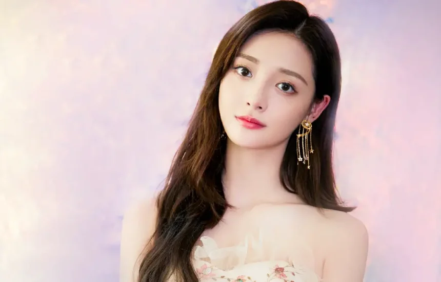 Biodata Zhou Jie Qiong