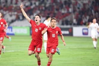 Kapten tim, Jay Idzes, akan memimpin lini pertahanan Garuda bersama Rizky Ridho, Calvin Verdonk, dan Justin Hubner untuk menghadapi serangan Australia.