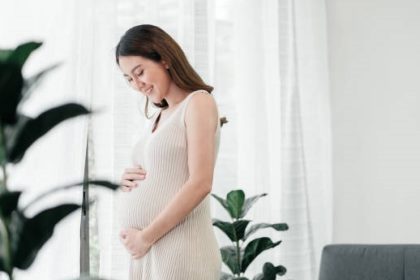 Mencegah Anemia: Zat besi dalam telur membantu mencegah anemia pada ibu hamil, yang dapat berdampak buruk pada kesehatan janin.