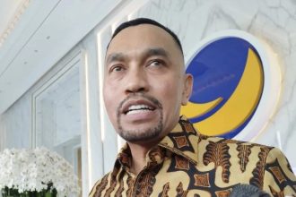 Ahmad Sahroni mengakui dirinya siap berkontribusi dalam mengarahkan tim pemenangan.