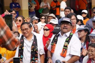 "Sama sekali tidak bahwa ada yang mengusulkan untuk sampai magrib di SMA-nya kemudian mengaji. Ya silakan lah mereka saja, kami tidak. Karena bagi kami yang namanya Pilgub ini bukan hal yang bersifat keagamaan, tetapi inilah bagaimana membangun Jakarta menjadi lebih baik," jelasnya.