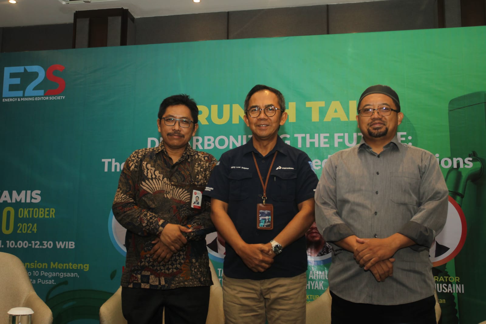 (Kiri-kanan) Peneliti Senior Badan Riset dan Inovasi Nasional (BRIN), Arie Rachmadi; Direktur Utama KPI, Taufik Aditiyawarman dan Direktur Eksekutif Center for Energy Security Studies (CESS), Ali Ahmudi Achyak. (Dok PT Kilang Pertamina Internasional)