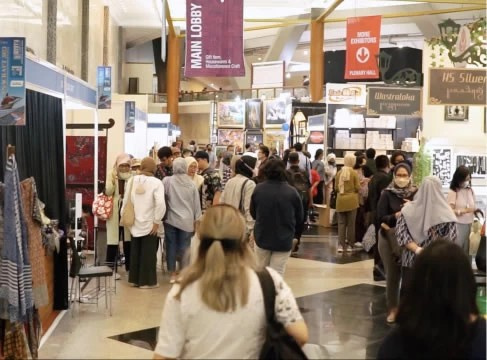 PT Pertamina (Persero) kembali melibatkan Usaha Mikro Kecil Menengah (UMKM) binaannya dalam pameran kerajinan terbesar di Asia Tenggara, International Handicraft Trade Fair (INACRAFT).