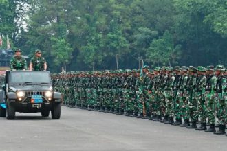 Beberapa alutsista yang akan berparade berasal dari TNI Angkatan Darat, seperti kendaraan taktis Maung, Bushmaster, Anoa, serta tank Leopard dan Harimau. Dari TNI Angkatan Laut, akan tampil tank amfibi BTR4, BMP 3F, dan rudal jarak jauh Yakhont. Sedangkan dari TNI Angkatan Udara, radar Smart Hunter, pesawat tempur, dan helikopter turut ambil bagian.