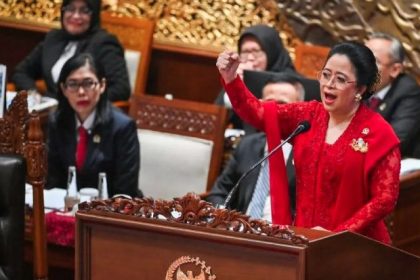 Pada periode pertama kepemimpinannya (2019-2024), Puan berhasil membawa DPR menyelesaikan 225 Rancangan Undang-Undang (RUU) menjadi Undang-Undang. Angka ini jauh melampaui capaian DPR periode sebelumnya yang hanya menyelesaikan 91 UU. Beberapa undang-undang yang menarik perhatian publik di antaranya adalah UU Cipta Kerja, UU Tindak Pidana Kekerasan Seksual (TPKS), dan UU Pelindungan Data Pribadi (PDP).