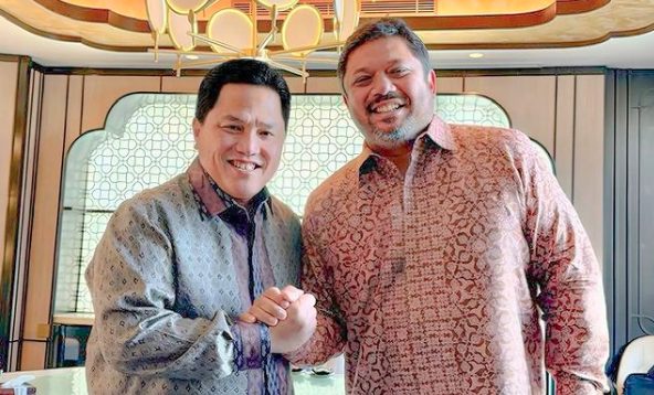 "Bertemu dengan Ruben Gnanalingam, pemilik klub Inggris, Queens Park Rangers. Ruben adalah sahabat lama saya yang memang gila sepak bola," kata Erick Thohir dalam unggahan di akun Instagram pribadinya, @erickthohir, Senin, 7 Oktober 2024.