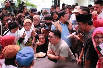 Ridwan Kamil menjelaskan bahwa proyek tanggul raksasa ini membutuhkan waktu lima tahun untuk rampung di Jakarta, meski secara keseluruhan proyek nasional ini akan memakan waktu 15 tahun hingga selesai di Surabaya. Ia juga menekankan pentingnya penyelesaian proyek ini agar masalah banjir di Jakarta dapat diselesaikan secara permanen.