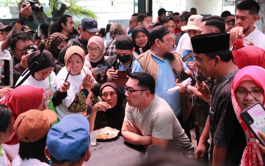 Ridwan Kamil menjelaskan bahwa proyek tanggul raksasa ini membutuhkan waktu lima tahun untuk rampung di Jakarta, meski secara keseluruhan proyek nasional ini akan memakan waktu 15 tahun hingga selesai di Surabaya. Ia juga menekankan pentingnya penyelesaian proyek ini agar masalah banjir di Jakarta dapat diselesaikan secara permanen.