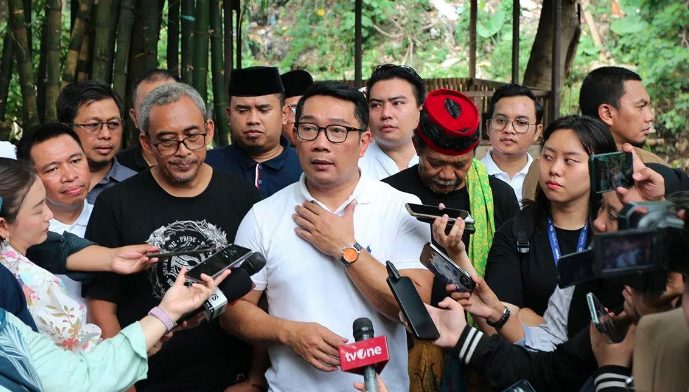 Meskipun Ridwan Kamil mendapatkan sebagian dana kampanye melalui penggalangan dana, ia menegaskan bahwa sebagian besar dana tersebut berasal dari penjualan karya seninya. “Intinya penggalangan ada, tapi mayoritas saya pribadi menjual karya-karya kreatif saya,” tambahnya. Namun, ia belum menyebutkan berapa banyak dana yang telah dikumpulkan dari penjualan lukisan-lukisannya.