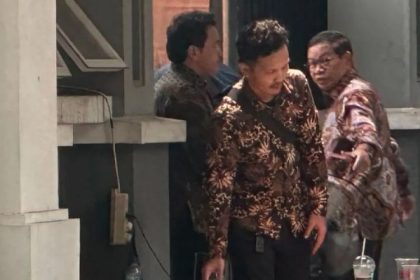 Kedatangan Pramono ini semakin menambah spekulasi tentang posisinya di kabinet Prabowo, mengingat Partai Demokrasi Indonesia Perjuangan (PDI-P), di mana Pramono adalah kader, hingga kini belum menyatakan sikap resminya terhadap pemerintahan Prabowo.