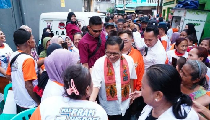 Setelah sekitar 30 menit berada di dalam rumah tersebut, Pramono pergi tanpa memberikan keterangan lebih lanjut, meskipun awak media berusaha untuk menemuinya. Keberadaannya di area tersebut memicu spekulasi di tengah proses pembentukan kabinet Prabowo.