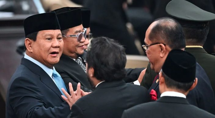 Di hari spesialnya ini, Prabowo juga dijadwalkan bertemu dengan Presiden kelima Republik Indonesia, Megawati Soekarnoputri. Meskipun belum dikonfirmasi secara resmi oleh pihak Prabowo, pertemuan ini sudah menjadi perbincangan hangat. "Nanti kita tunggu saja, saya belum bisa jawab," ujar Dahnil mengenai pertemuan tersebut.