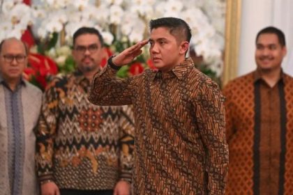 Dengan latar belakang militer yang kuat, pengalaman internasional, serta hubungan yang dekat dengan Prabowo, Mayor Teddy dipandang sebagai pilihan tepat untuk menjalankan tugas ini. Ia akan memegang peran penting dalam mengelola agenda-agenda strategis pemerintahan di masa mendatang.