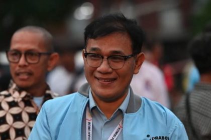 Budiman Sudjatmiko pertama kali dikenal publik sebagai aktivis yang vokal menentang pemerintahan Orde Baru. Pada tahun 1994, ia mendirikan Partai Rakyat Demokratik (PRD), sebuah organisasi politik yang mewadahi berbagai elemen masyarakat, termasuk mahasiswa, buruh, petani, dan aktivis dari berbagai daerah. Organisasi ini berperan aktif dalam memperjuangkan keadilan sosial dan hak asasi manusia.