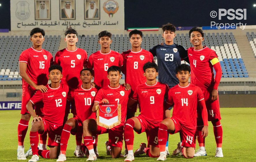 Tim Garuda Muda memastikan tiket mereka usai hasil imbang 0-0 melawan Australia U-17 di laga terakhir Grup G. Dengan poin sama seperti Australia, yakni tujuh poin dari tiga laga, Timnas Indonesia U-17 berhasil melangkah sebagai salah satu dari lima tim runner-up terbaik yang berhak ikut ke putaran final.