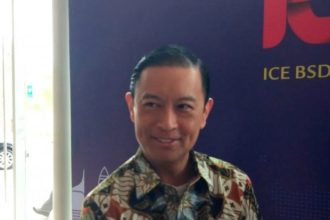 Selain Tom Lembong, Kejagung juga menetapkan CS, Direktur Pengembangan Bisnis pada PT Perusahaan Perdagangan Indonesia (PPI) periode 2015–2016, sebagai tersangka dalam kasus ini. CS disebut berperan dalam mengatur pertemuan antara Kemenko Perekonomian dan delapan perusahaan swasta yang bergerak di bidang gula.