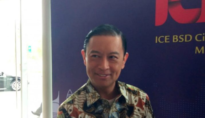 Selain Tom Lembong, Kejagung juga menetapkan CS, Direktur Pengembangan Bisnis pada PT Perusahaan Perdagangan Indonesia (PPI) periode 2015–2016, sebagai tersangka dalam kasus ini. CS disebut berperan dalam mengatur pertemuan antara Kemenko Perekonomian dan delapan perusahaan swasta yang bergerak di bidang gula.