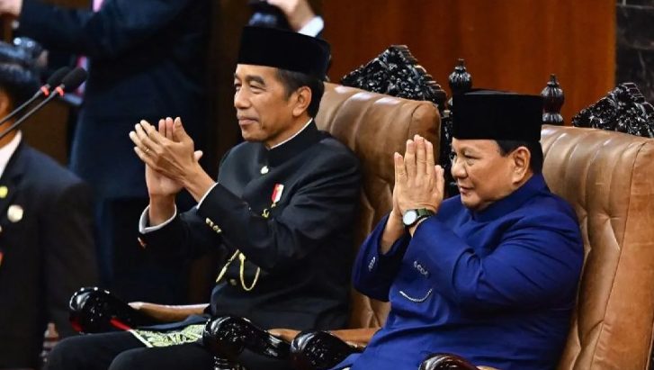 Prinsip anti-penjajahan yang dikemukakan Prabowo menggambarkan pengalaman historis bangsa Indonesia yang pernah dijajah, sehingga Indonesia memiliki komitmen kuat untuk menentang segala bentuk penindasan. Dalam kebijakan politik luar negerinya, Prabowo mengingatkan bahwa Indonesia tetap akan bersikap non-blok dan tidak akan terlibat dalam pakta militer manapun.