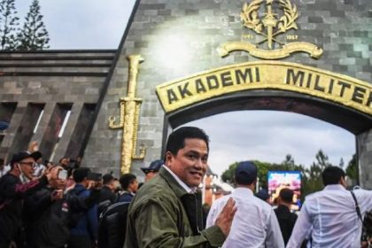 Dalam pemaparannya, Erick Thohir menekankan tiga peran utama BUMN: sebagai agen pembangunan, pencipta nilai ekonomi, dan mitra strategis bagi masyarakat. Ia menyampaikan bahwa melalui program seperti Kredit Usaha Rakyat (KUR) untuk UMKM, Mekaar bagi perempuan, dan Makmur bagi petani, BUMN berperan aktif dalam mendukung ekonomi kerakyatan.