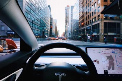 Ilustrasi Ruang kokpit Tesla Model 3 (FOTO: Tesla)