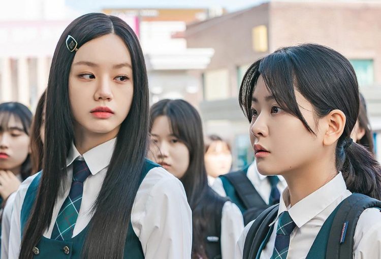 Hyeri mendapat banyak pujian perankan gadis SMA di drakor terbarunya. (Foto: Instagram)